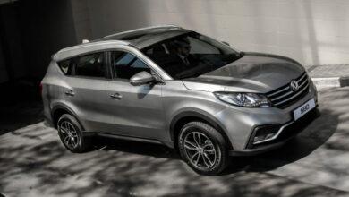 В России официально начнут продавать новый семиместный кроссовер Dongfeng