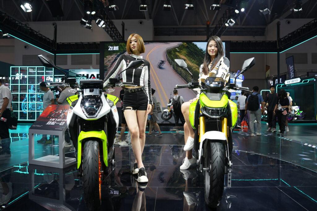  на выставке CIMAMotor 2023 FD9左） FD7（右）