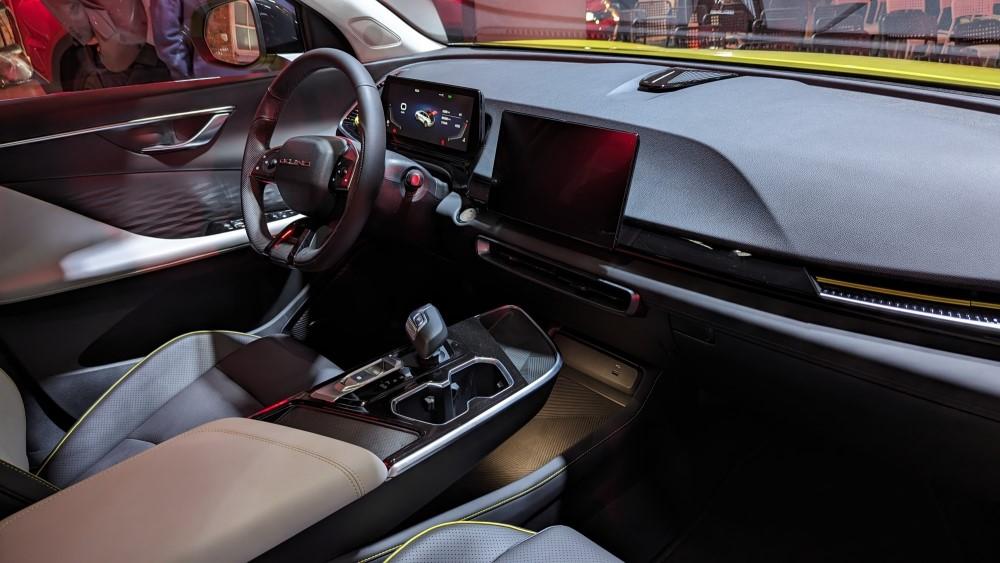 Интерьер салона BAIC X55