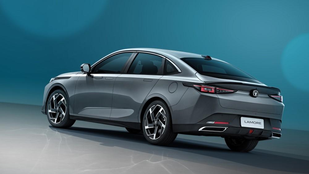 Changan объявила в России о старте продаж седана Lamore: подробности и цены