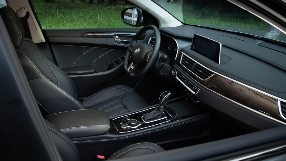 Цена салона и интерьера кроссовера Dongfeng 580