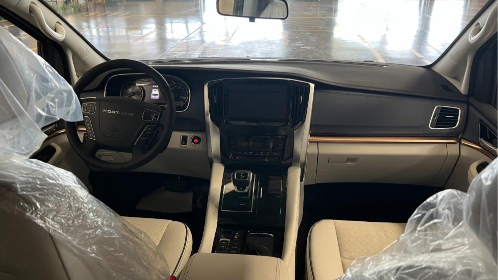 Интерьер салона Фортинг М7