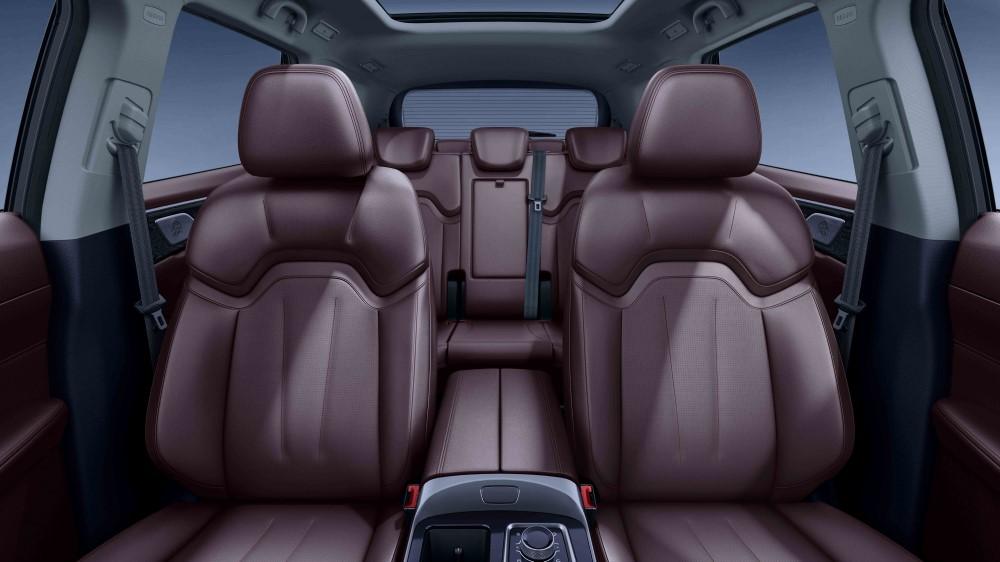7-местный салон кроссовера Jetour X90 Plus