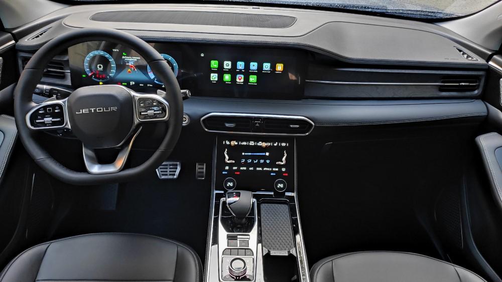 Салон Jetour X90 Plus интерьер первого ряда