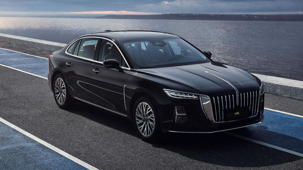 В России появятся роскошные китайские автомобили Hongqi. Четыре из них уже в продаже.