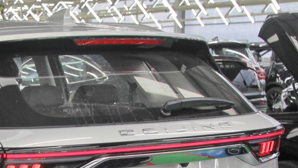 Кроссовер Dongfeng Fengon ix7 на заводе «Автотор» сзади