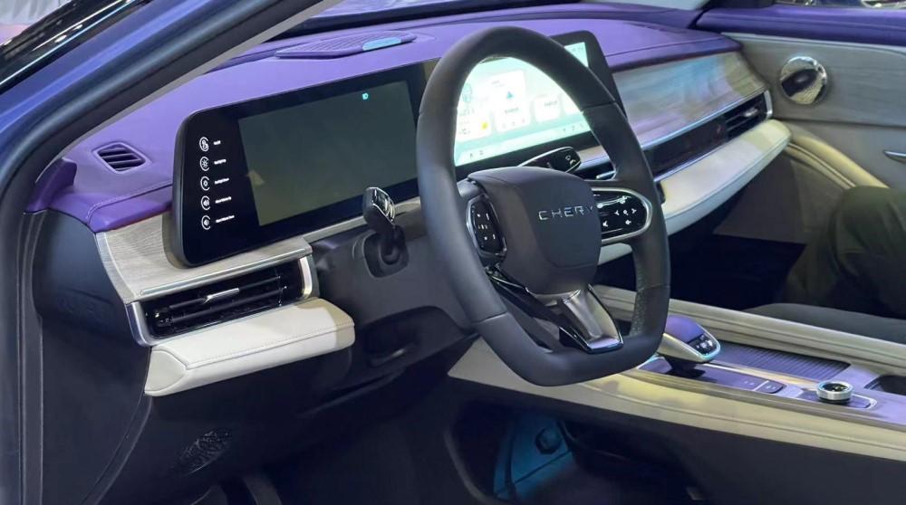 Интерьер салона Chery Arrizo C-DM