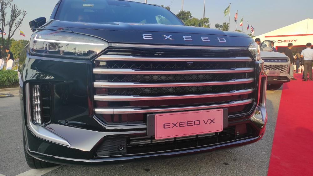 Exeed VX обновил переднюю решетку радиатора