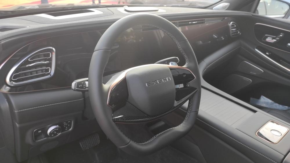 Exeed VX обновил интерьер салона