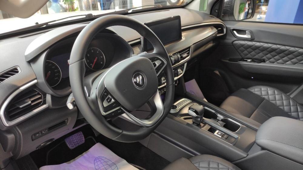 Интерьер салона Foton Tunland G7