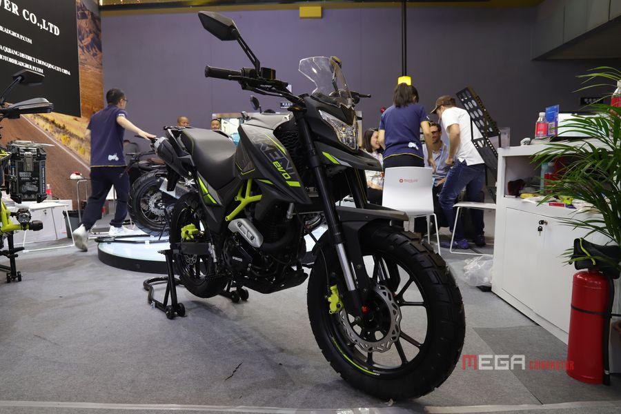 Основные моменты 134-й Кантонской ярмарки: мотоциклы с большим объемом двигателя, компактные скутеры, нестандартные модели.
