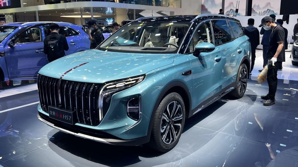 Hongqi HS7 side front