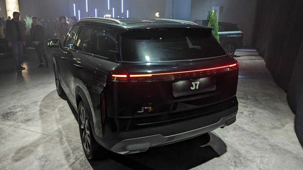Презентация задней части Jaecoo J7