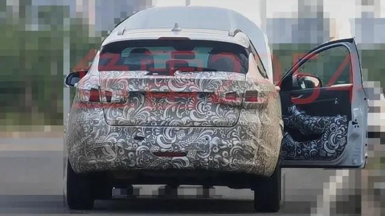 Тесты универсала Lada Vesta SW Cross в Китае сзади