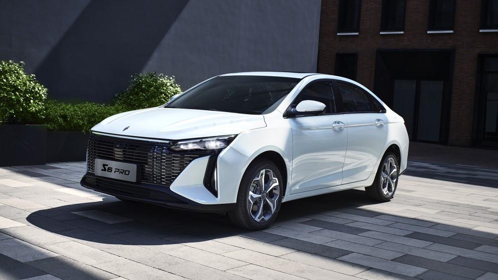 Ливан S6 Pro сбоку спереди