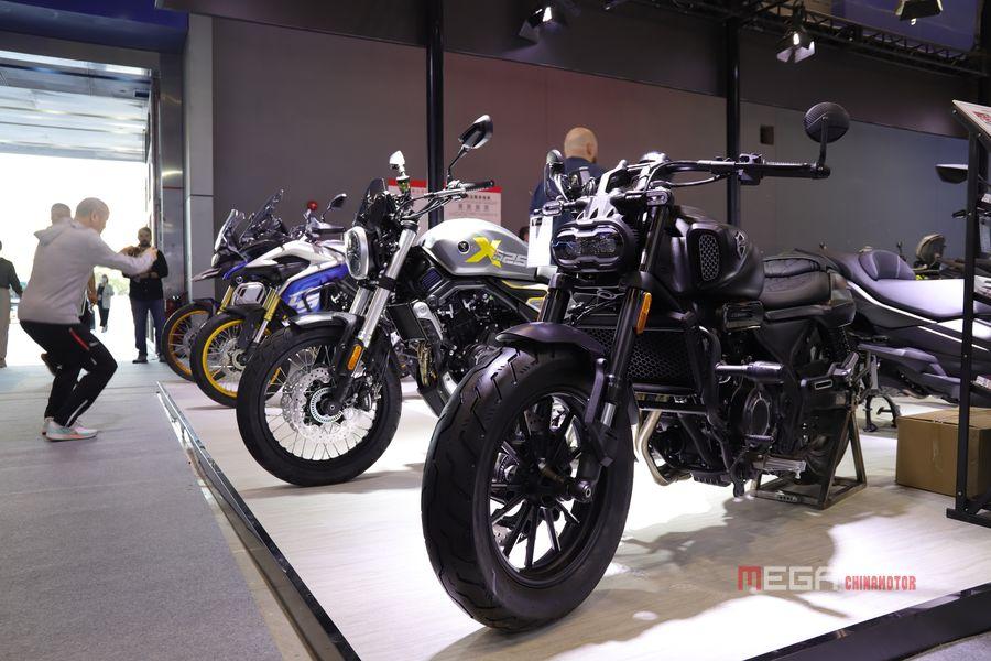 Основные моменты 134-й Кантонской ярмарки: мотоциклы с большим объемом двигателя, компактные скутеры, нестандартные модели.