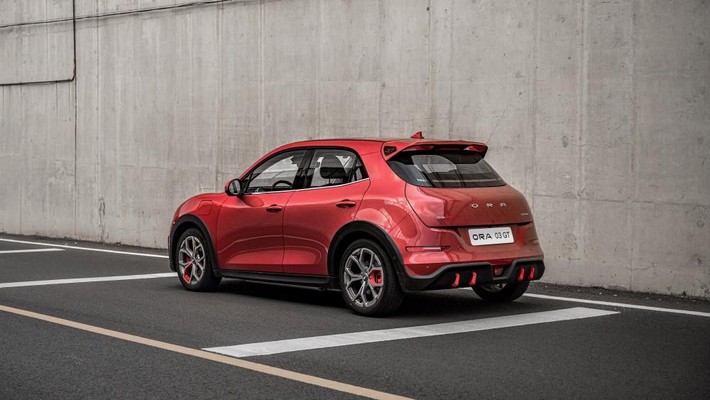 Ora 03 Funky Cat GT, вид сбоку сзади