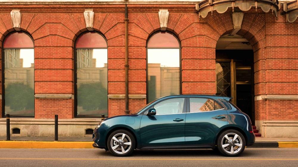 Ora 03 Funky Cat, вид сбоку