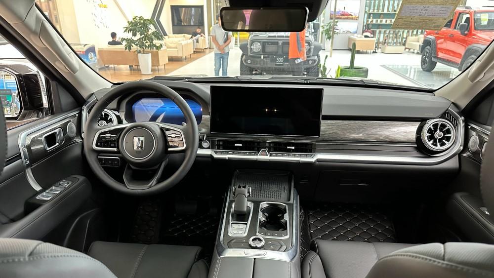 Внедорожник Танк 400 Hi4-T салон интерьер