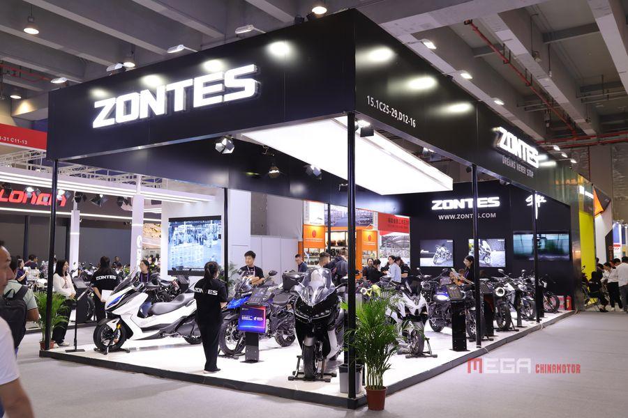 Основные моменты 134-й Кантонской ярмарки: мотоциклы с большим объемом двигателя, компактные скутеры, нестандартные модели.