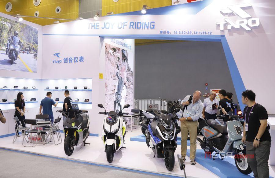 Основные моменты 134-й Кантонской ярмарки: мотоциклы с большим объемом двигателя, компактные скутеры, нестандартные модели.