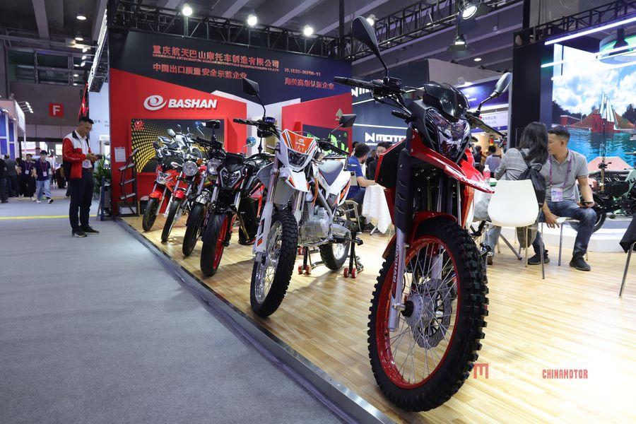 Основные моменты 134-й Кантонской ярмарки: мотоциклы с большим объемом двигателя, компактные скутеры, нестандартные модели.