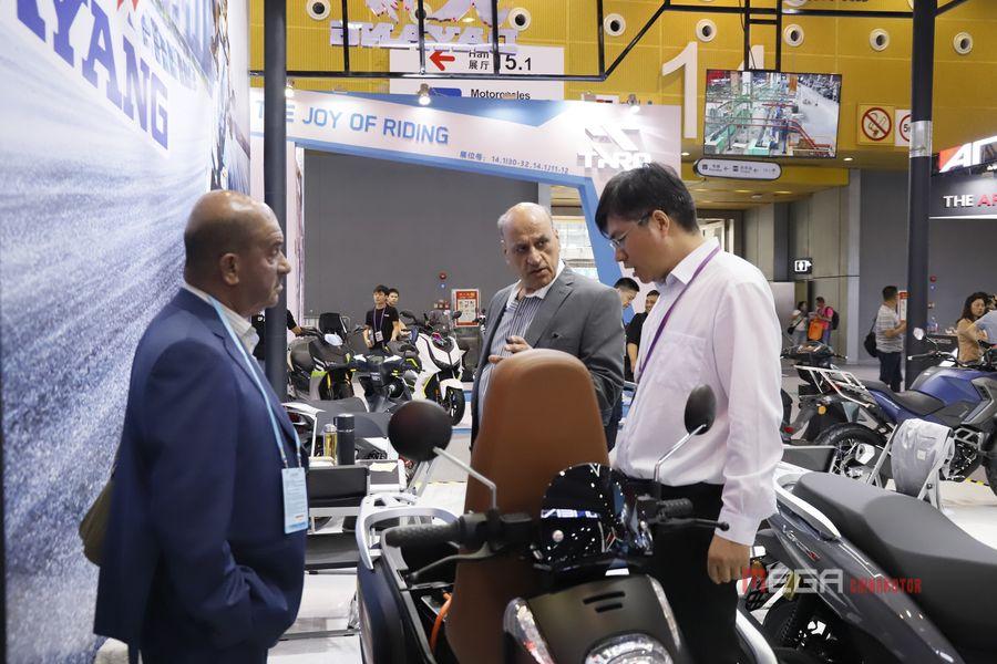 Основные моменты 134-й Кантонской ярмарки: мотоциклы с большим объемом двигателя, компактные скутеры, нестандартные модели.
