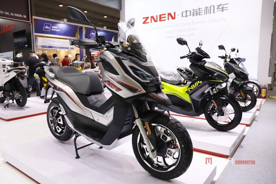 Основные моменты 134-й Кантонской ярмарки: мотоциклы с большим объемом двигателя, компактные скутеры, нестандартные модели.