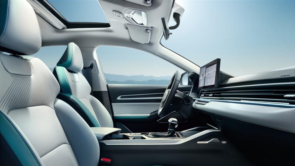 Интерьер салона седана Geely Emgrand