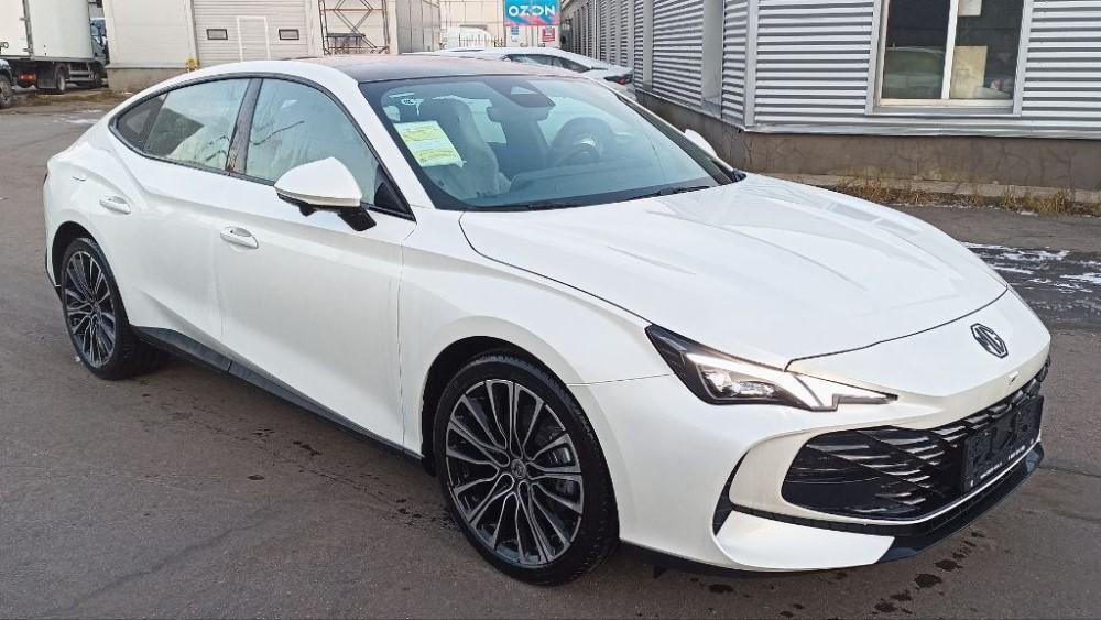 Лифтбек MG 7 в Санкт-Петербурге с лицевой стороны