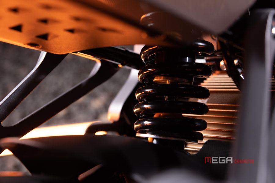 На выставке EICMA 2023 компания Yadea представила высокопроизводительный электрический мотоцикл KEMPER