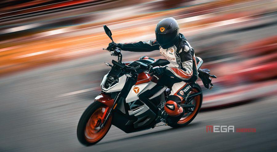 На выставке EICMA 2023 компания Yadea представила высокопроизводительный электрический мотоцикл KEMPER