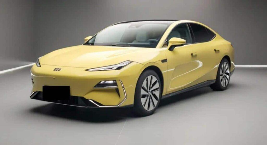 Предварительная продажа седана Geely Galaxy E8 начнется 17 ноября 2023 года на автосалоне в Гуанчжоу.