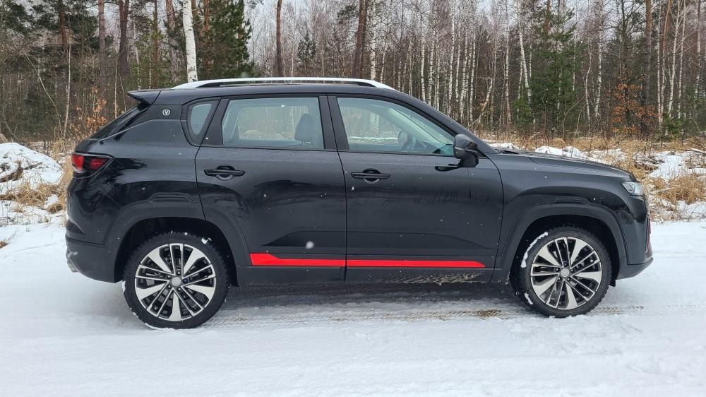 новый Changan CS35 Plus вид сбоку
