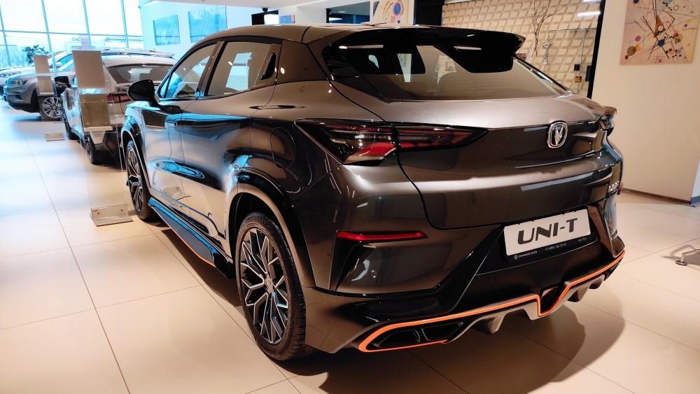 Задний лифтбек Changan Uni-T