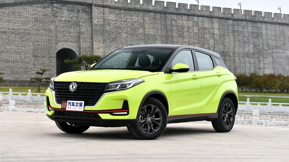 Кроссовер Dongfeng 500 боковая передняя часть