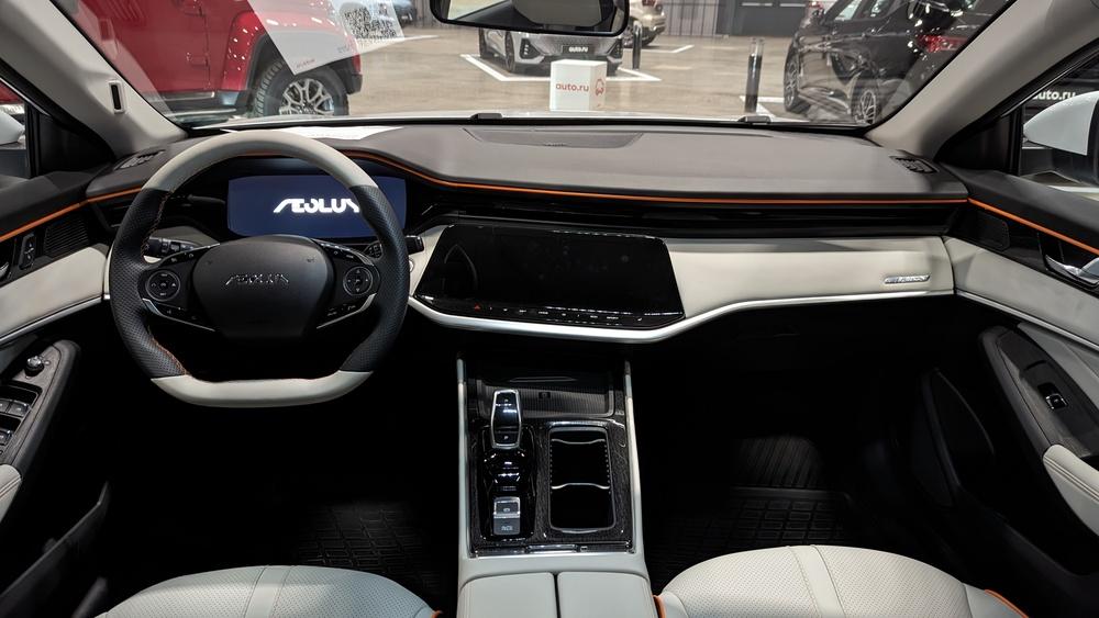 Интерьер салона Dongfeng Aeolus Shine Max