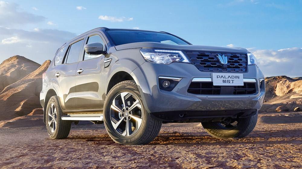 Dongfeng Paladin, вид сбоку спереди