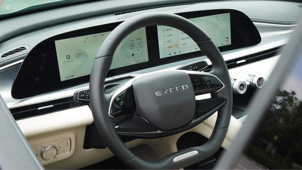 обновленный интерьер салона Exeed TXL 2024