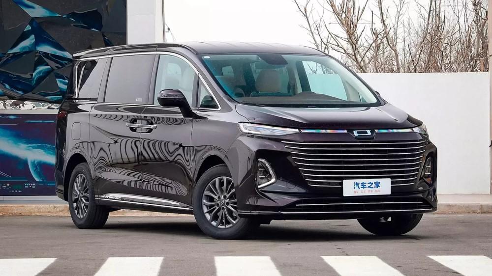 FAW Bestune M9 вид сбоку спереди