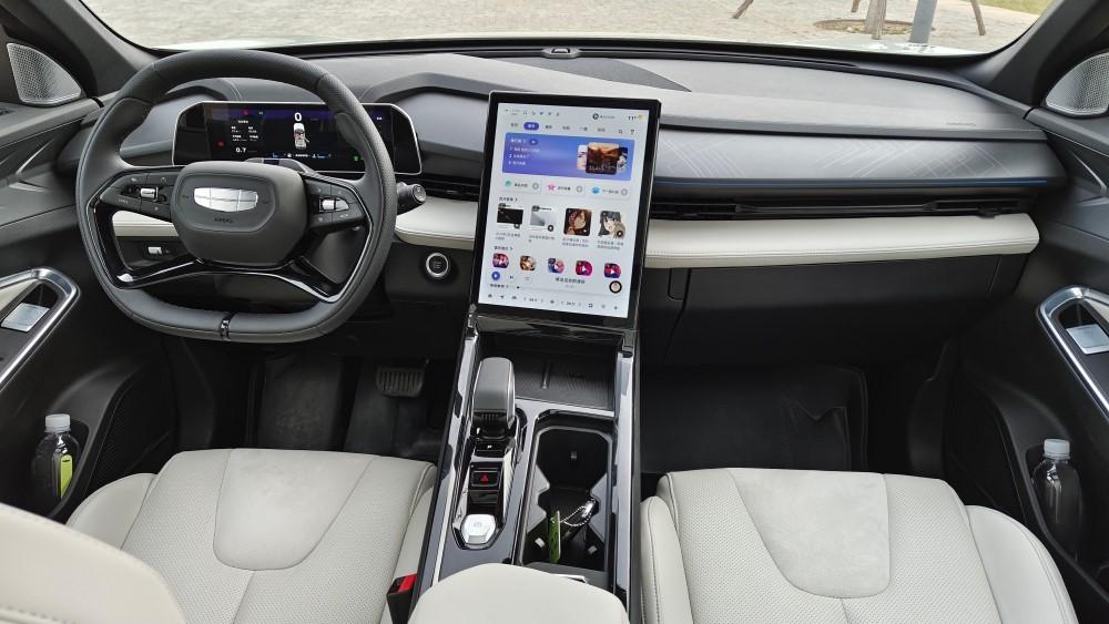 Geely Atlas Cool салон салона