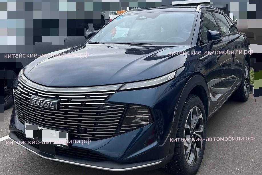 Haval Monster в Москве в России, вид спереди сбоку