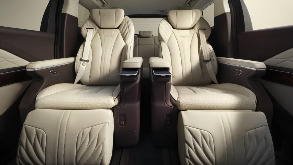 салон минивэна Hongqi HQ9 салон второй ряд