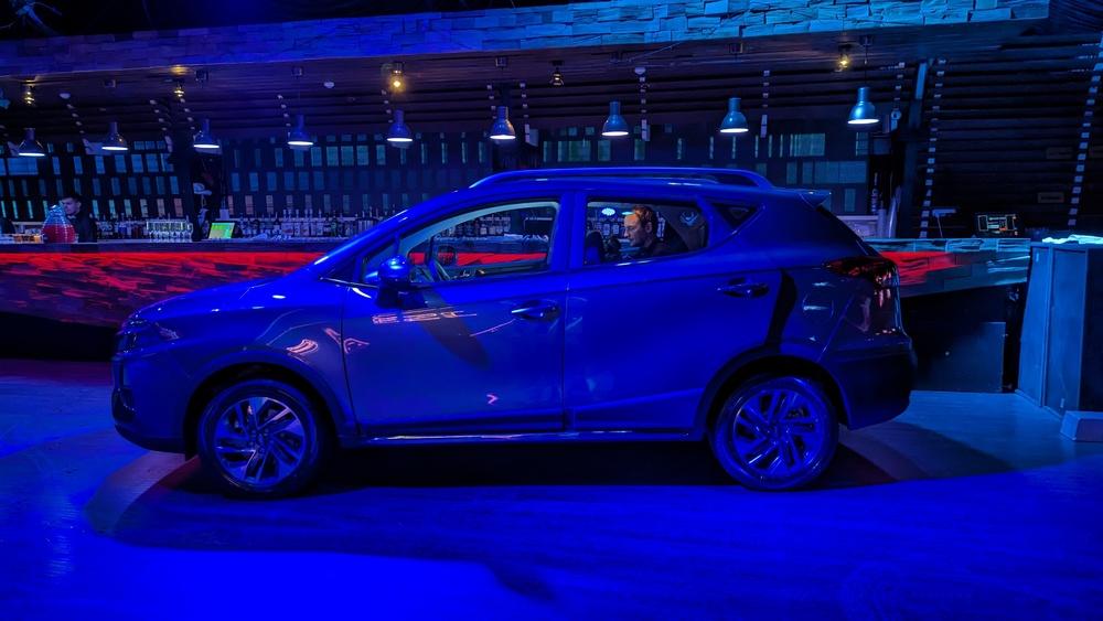 JAC JS3 вид сбоку на презентации