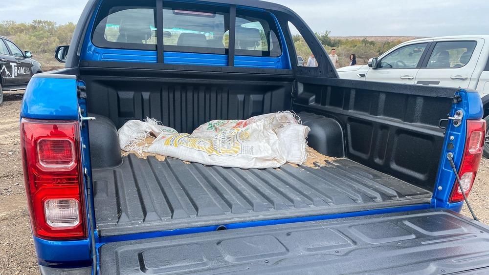 пикап JAC T8 Pro тест-драйв грузового отсека