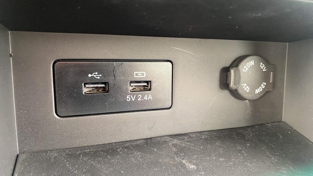 пикап JAC T8 Pro салон салон USB розетки входы