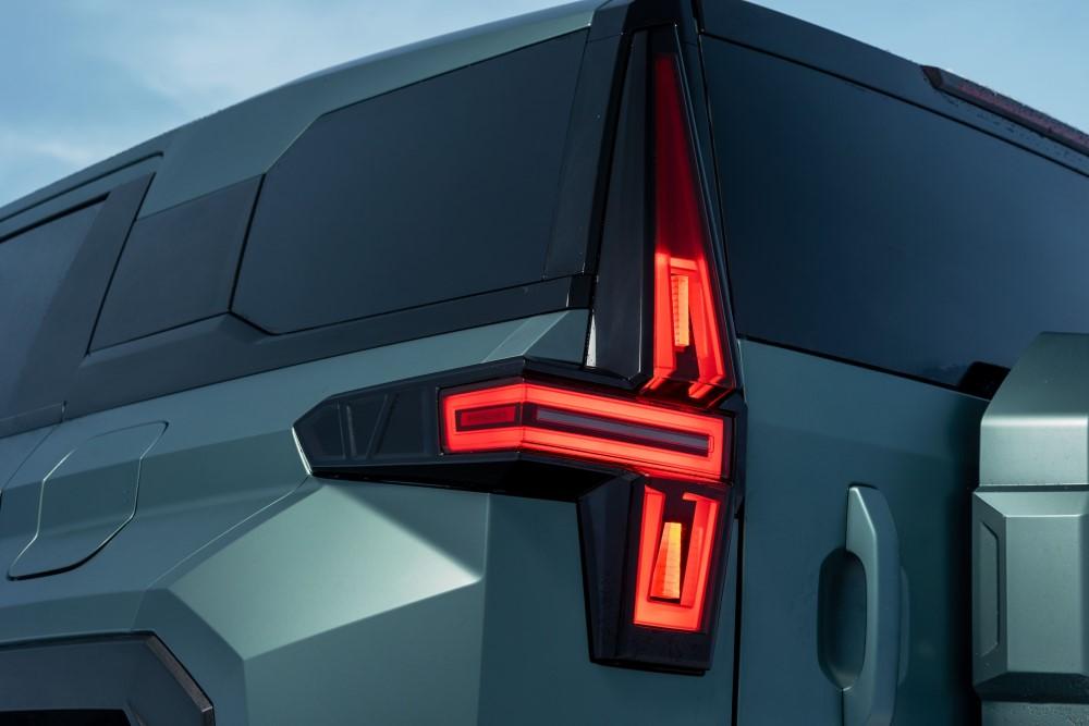 Задние габаритные фонари M-Hero