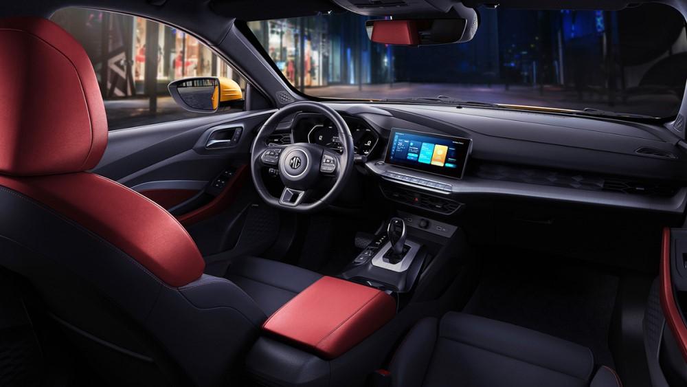 салон седана MG 5 салон