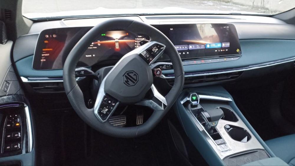 Интерьер салона Лифтбек MG 7