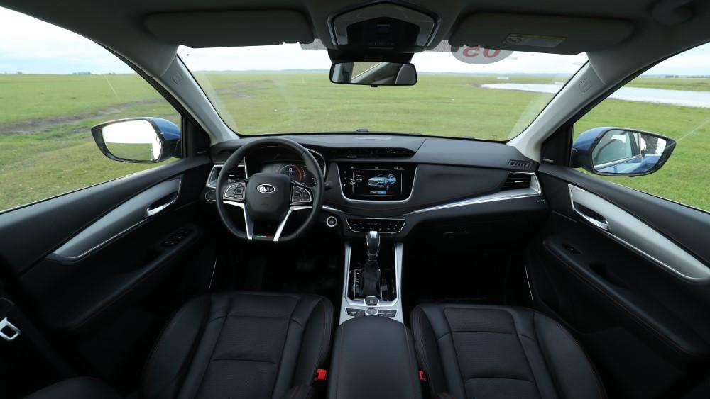 Интерьер салона SWM G01